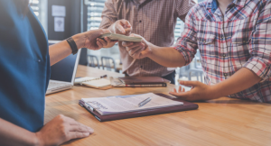 How much does it cost to borrow money from Little Loans