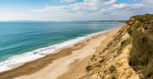 Hengistbury Head Beach