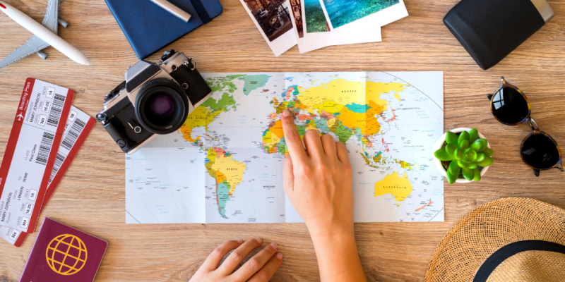 how do travellers make money