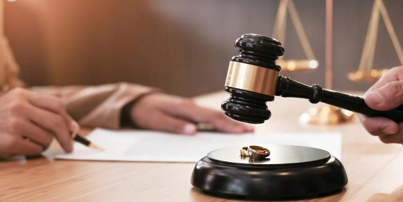 How Expert Divorce Lawyers Facilitate Smoother Separations