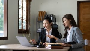 What Is the Difference Between a Solicitor and a Lawyer