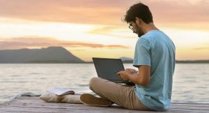 How Do eSIMs Benefit Digital Nomads