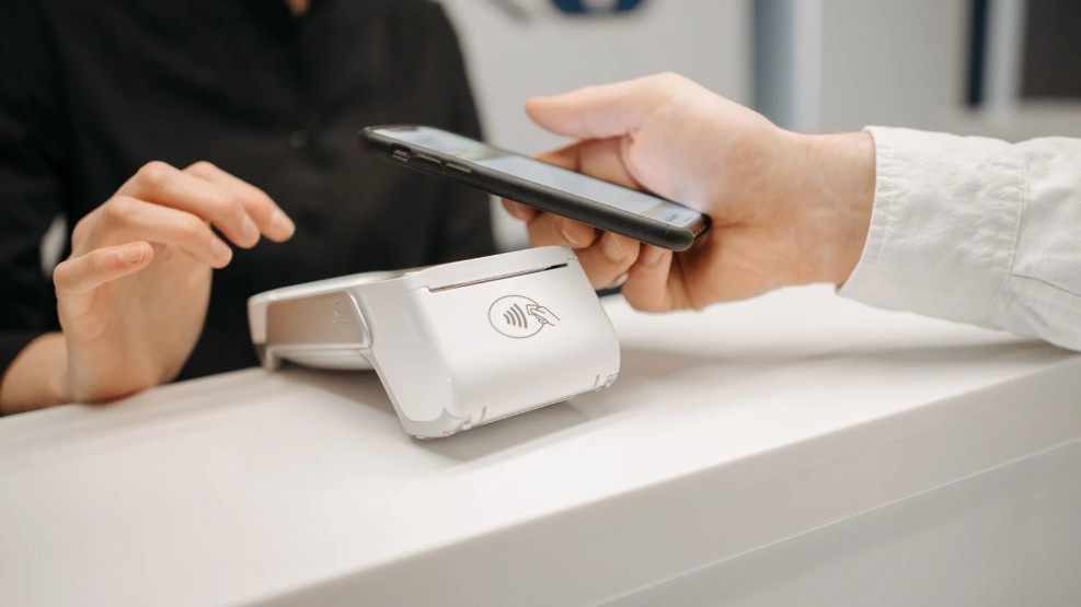 Interdependence Between Industries and Transactional Fluidity