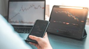 The Use of AI and Automation in Mobile Trading 