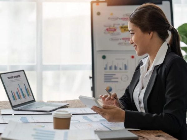 What Are the Smart Ways to Manage Taxes and Cashflow Independently