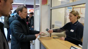 How Do I Deposit Cash Into My Bank Account At The Post Office