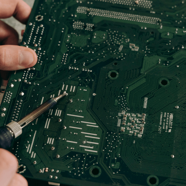 Navigating Supply Chain Challenges in the Electronics Sector